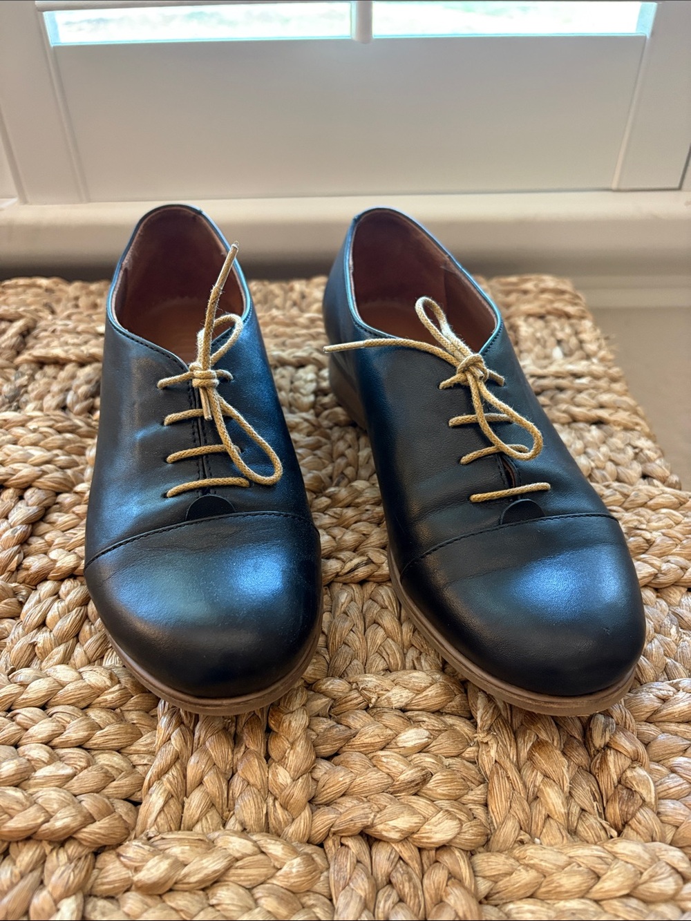 Julia Bo Women's Black Leather Lace-Up Oxford with Contrast Tan Laces